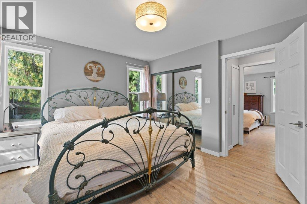 2131 21 Street Ne, Salmon Arm, BC - Indoor Photo Showing Bedroom