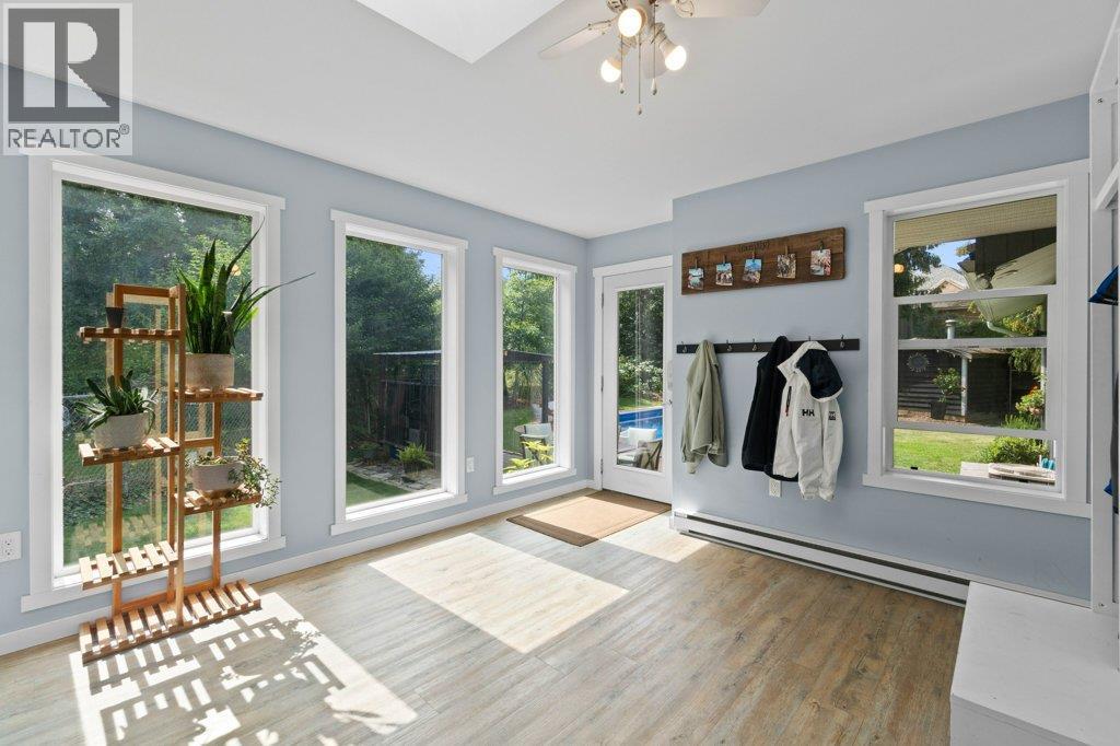 2131 21 Street Ne, Salmon Arm, BC - Indoor Photo Showing Other Room