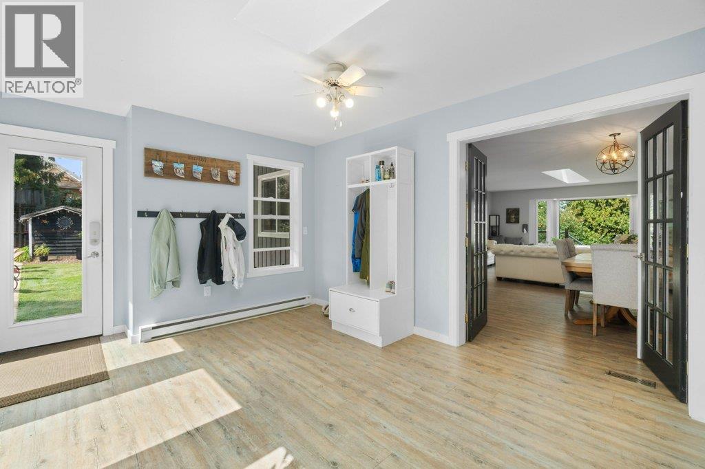 2131 21 Street Ne, Salmon Arm, BC - Indoor Photo Showing Other Room