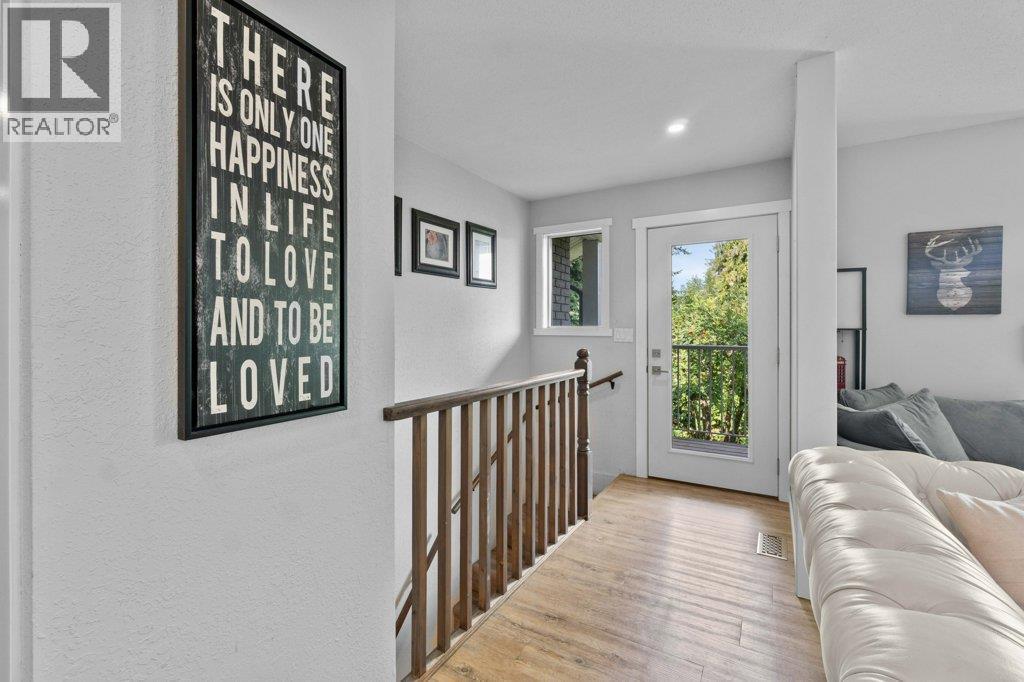 2131 21 Street Ne, Salmon Arm, BC - Indoor