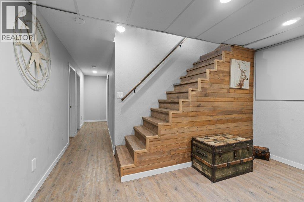 2131 21 Street Ne, Salmon Arm, BC - Indoor Photo Showing Other Room