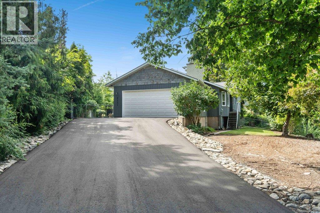 2131 21 Street Ne, Salmon Arm, BC - Outdoor