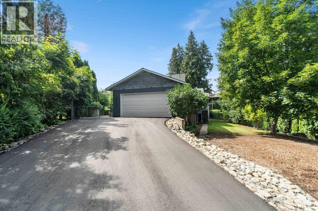 2131 21 Street Ne, Salmon Arm, BC - Outdoor