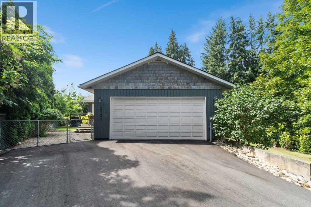 2131 21 Street Ne, Salmon Arm, BC - Outdoor