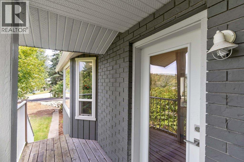 2131 21 Street Ne, Salmon Arm, BC - Outdoor With Exterior