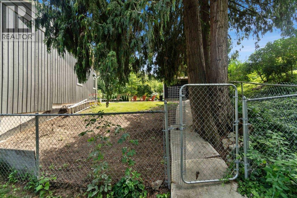 2131 21 Street Ne, Salmon Arm, BC - Outdoor