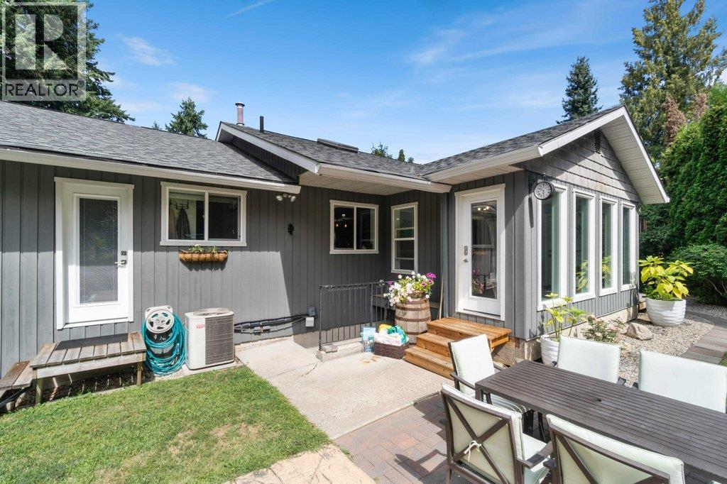 2131 21 Street Ne, Salmon Arm, BC - Outdoor