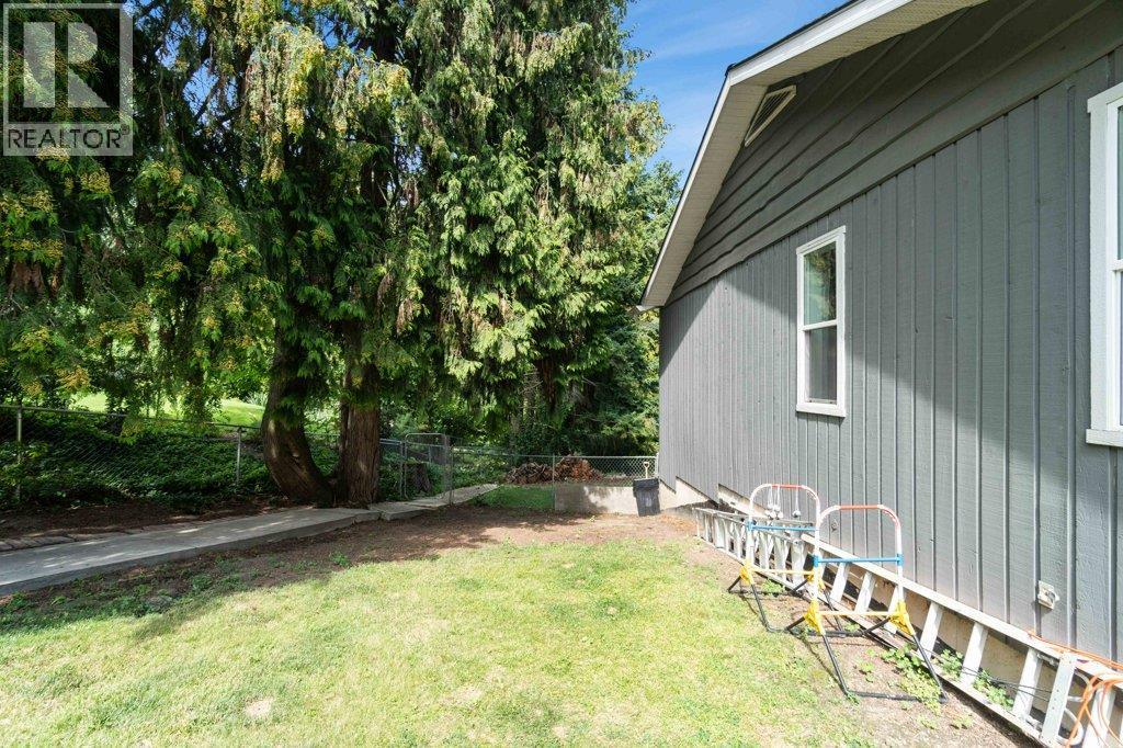 2131 21 Street Ne, Salmon Arm, BC - Outdoor