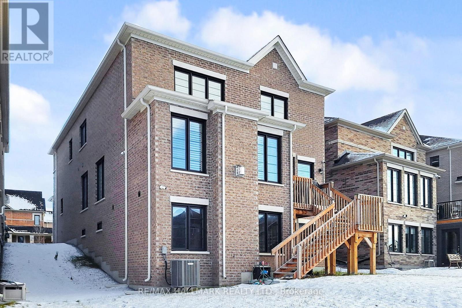 42 Meadow Vista Crescent, East Gwillimbury, ON - Outdoor