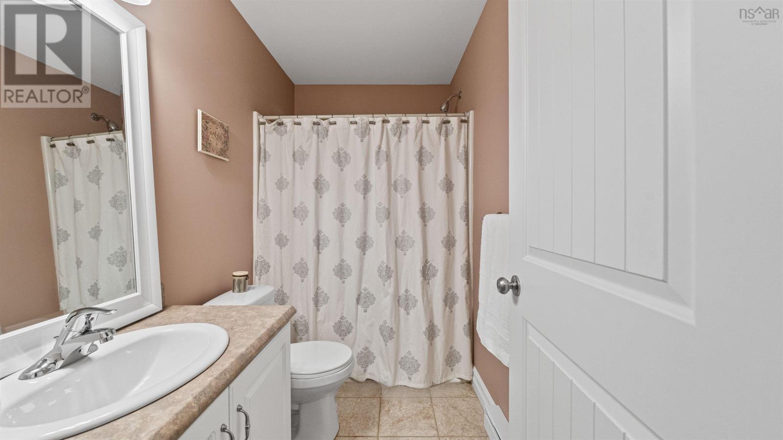 934 Basinview Drive, Bedford, NS - Indoor Photo Showing Bathroom