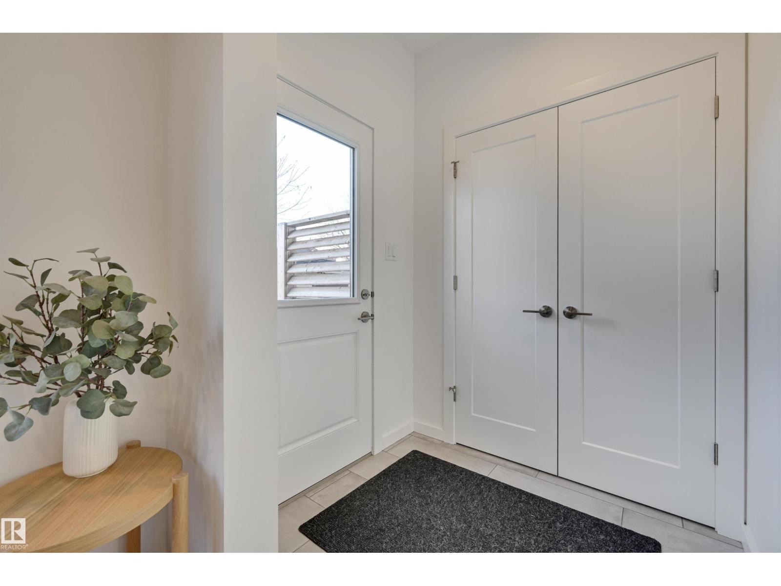 10411 144 St Nw, Edmonton, AB - Indoor Photo Showing Other Room