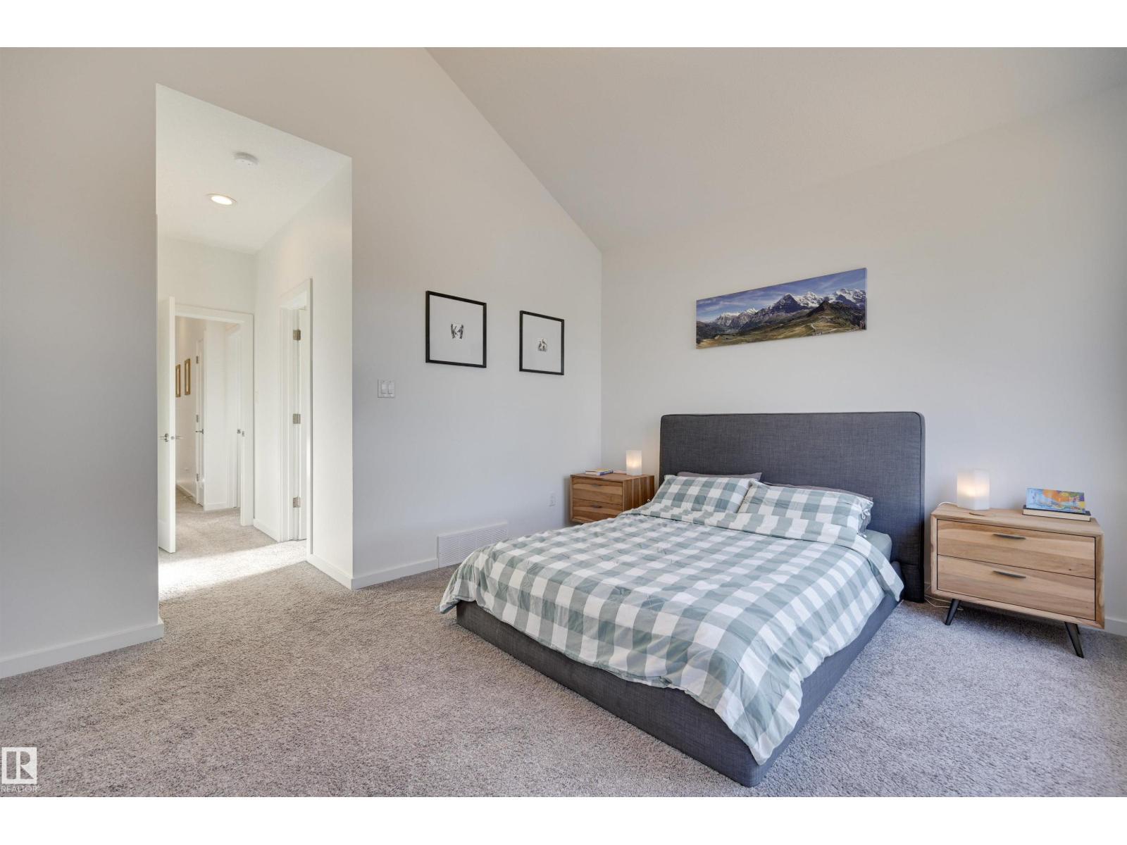 10411 144 St Nw, Edmonton, AB - Indoor Photo Showing Bedroom