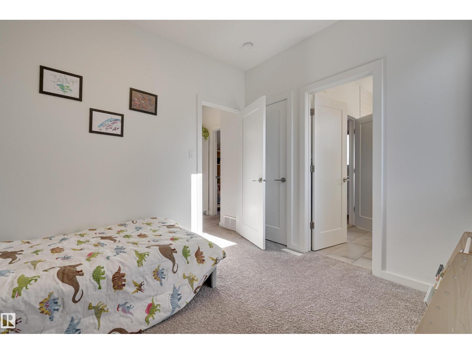 10411 144 St Nw, Edmonton, AB - Indoor Photo Showing Bedroom