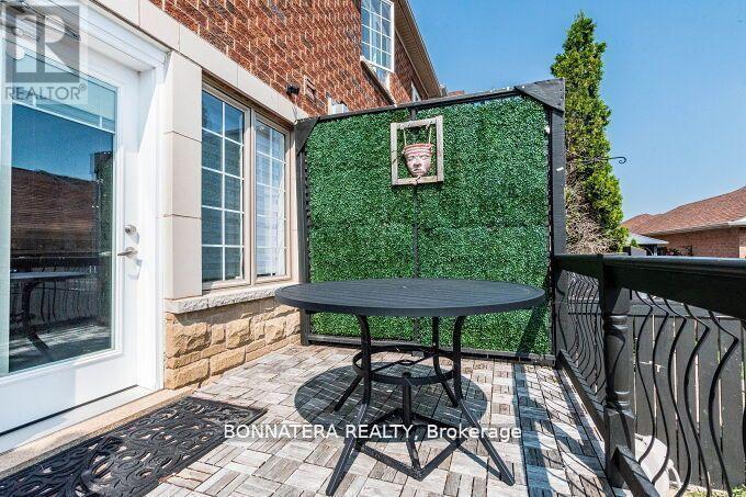 4991 Middlesex Gate, Mississauga, ON - Outdoor