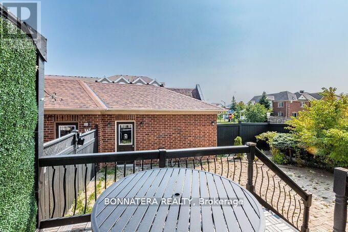 4991 Middlesex Gate, Mississauga, ON - Outdoor