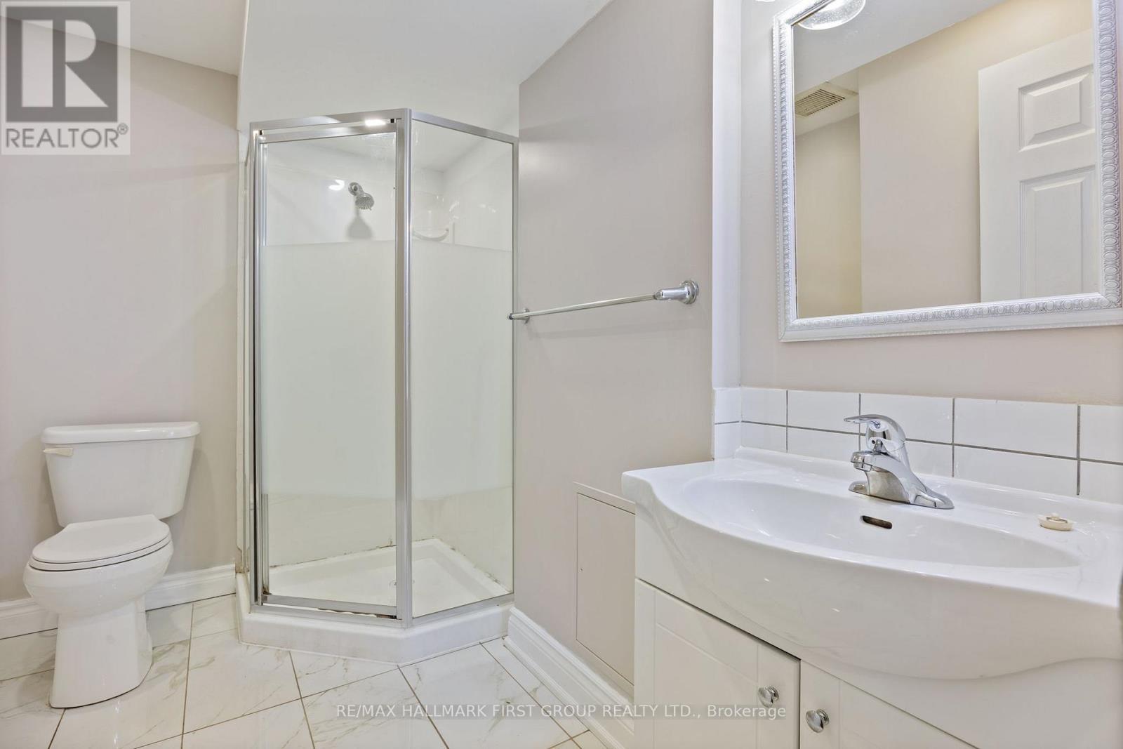 55 Buttonshaw Street, Clarington, ON - Indoor Photo Showing Bathroom