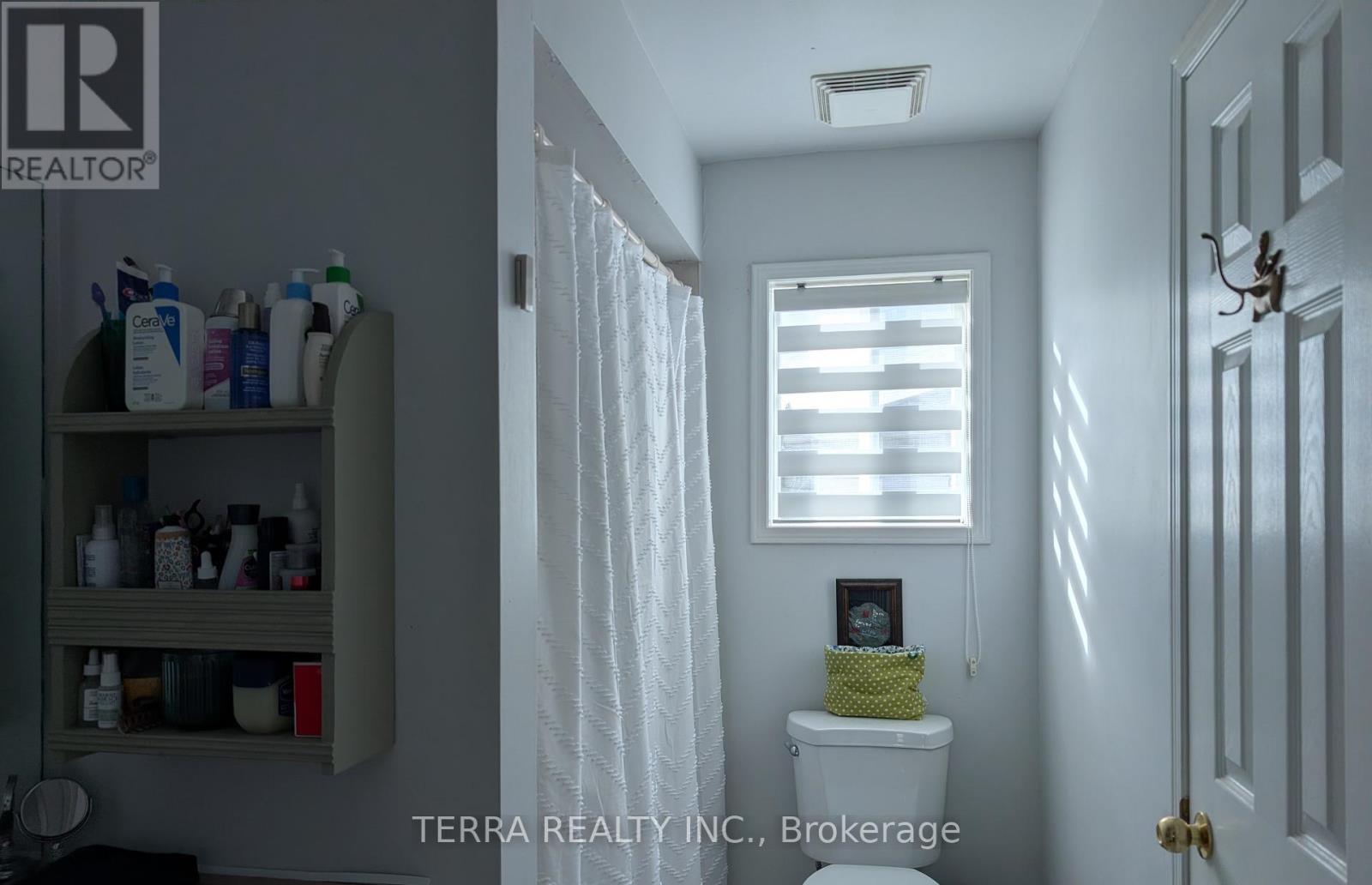 25 Wice Road, Barrie, ON - Indoor Photo Showing Bathroom