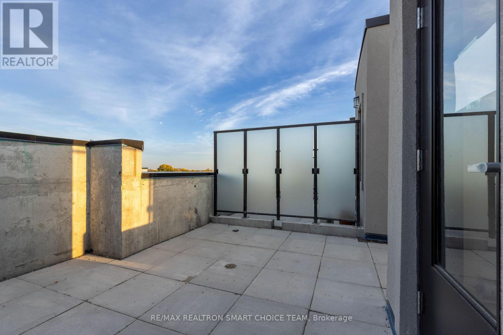 41 - 871 Sheppard Avenue W, Toronto, ON - Outdoor With Balcony With Exterior