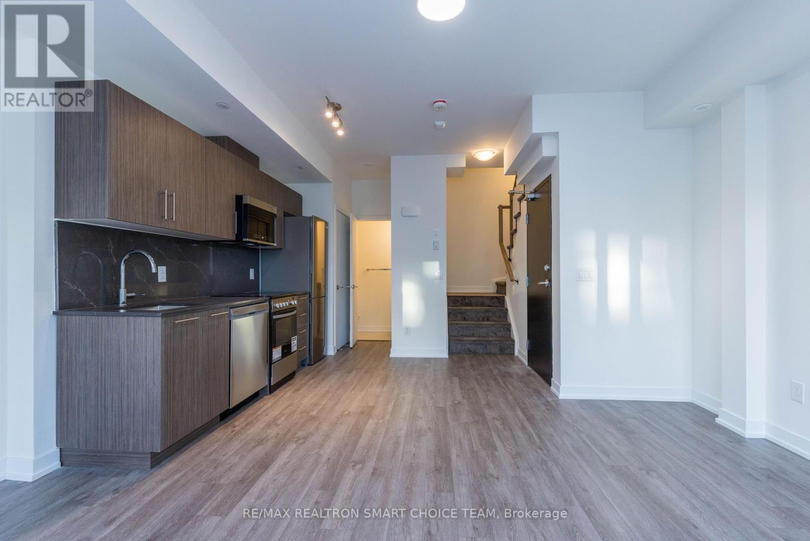 41 - 871 Sheppard Avenue W, Toronto, ON - Indoor Photo Showing Kitchen