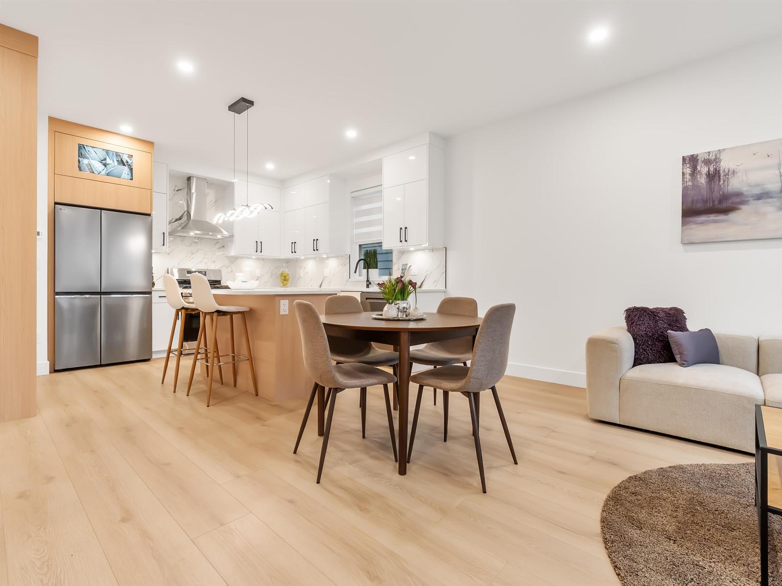 102 16689 16 Avenue, Surrey, BC - Indoor Photo Showing Dining Room