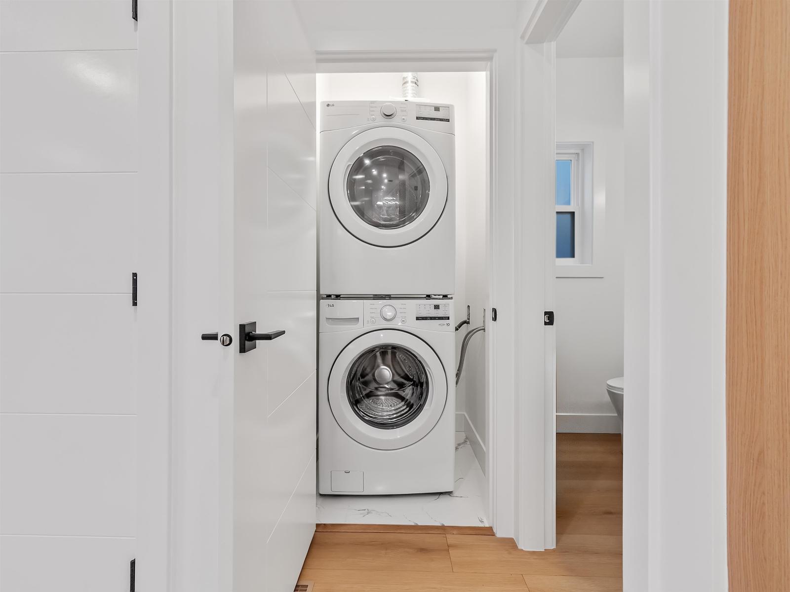 102 16689 16 Avenue, Surrey, BC - Indoor Photo Showing Laundry Room