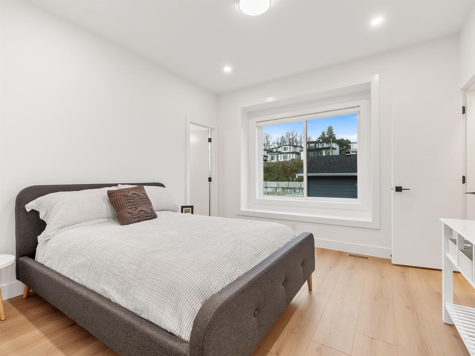 102 16689 16 Avenue, Surrey, BC - Indoor Photo Showing Bedroom