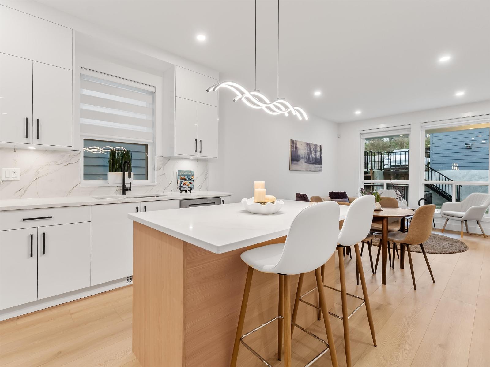 102 16689 16 Avenue, Surrey, BC - Indoor