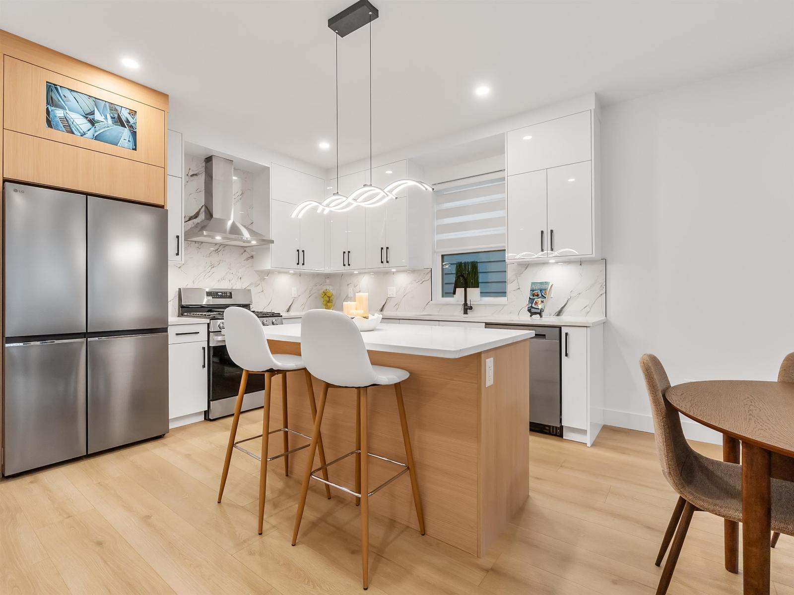 102 16689 16 Avenue, Surrey, BC - Indoor