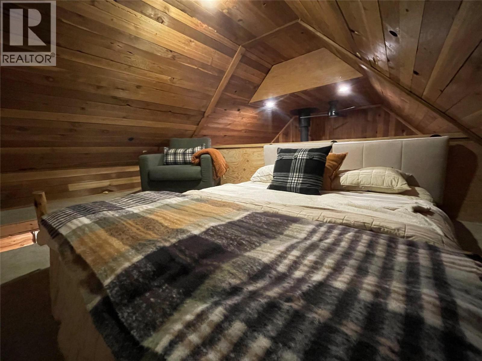 1166 Apex Mountain Road, Penticton, BC - Indoor Photo Showing Bedroom