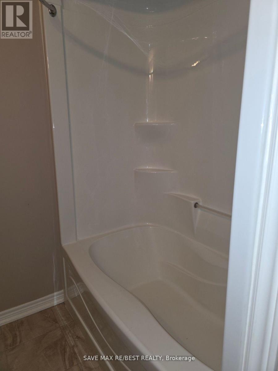 7 Glory Hill Road, St. Catharines, ON - Indoor Photo Showing Bathroom