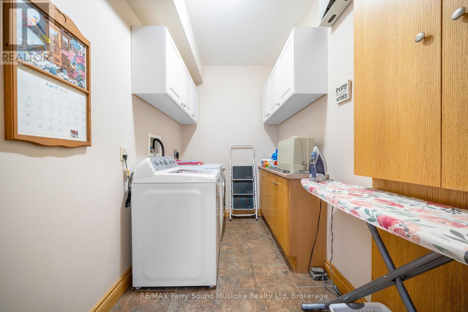 217 South Shore Road, The Archipelago (Archipelago North), ON - Indoor Photo Showing Laundry Room