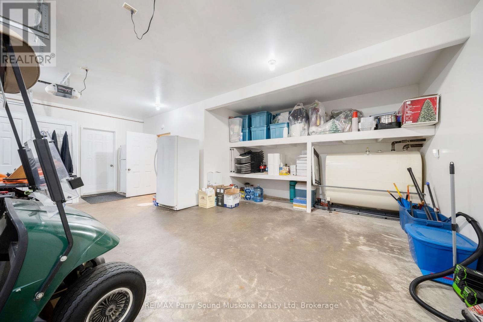 217 South Shore Road, The Archipelago (Archipelago North), ON - Indoor Photo Showing Garage