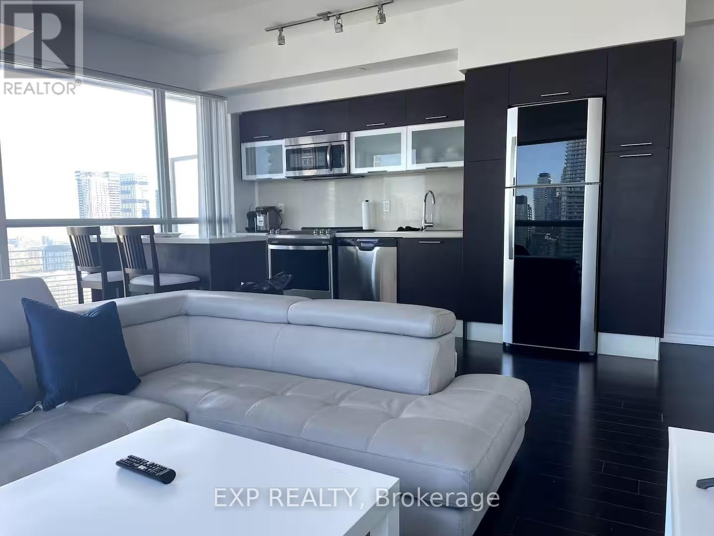 2902 - 386 Yonge Street, Toronto, ON