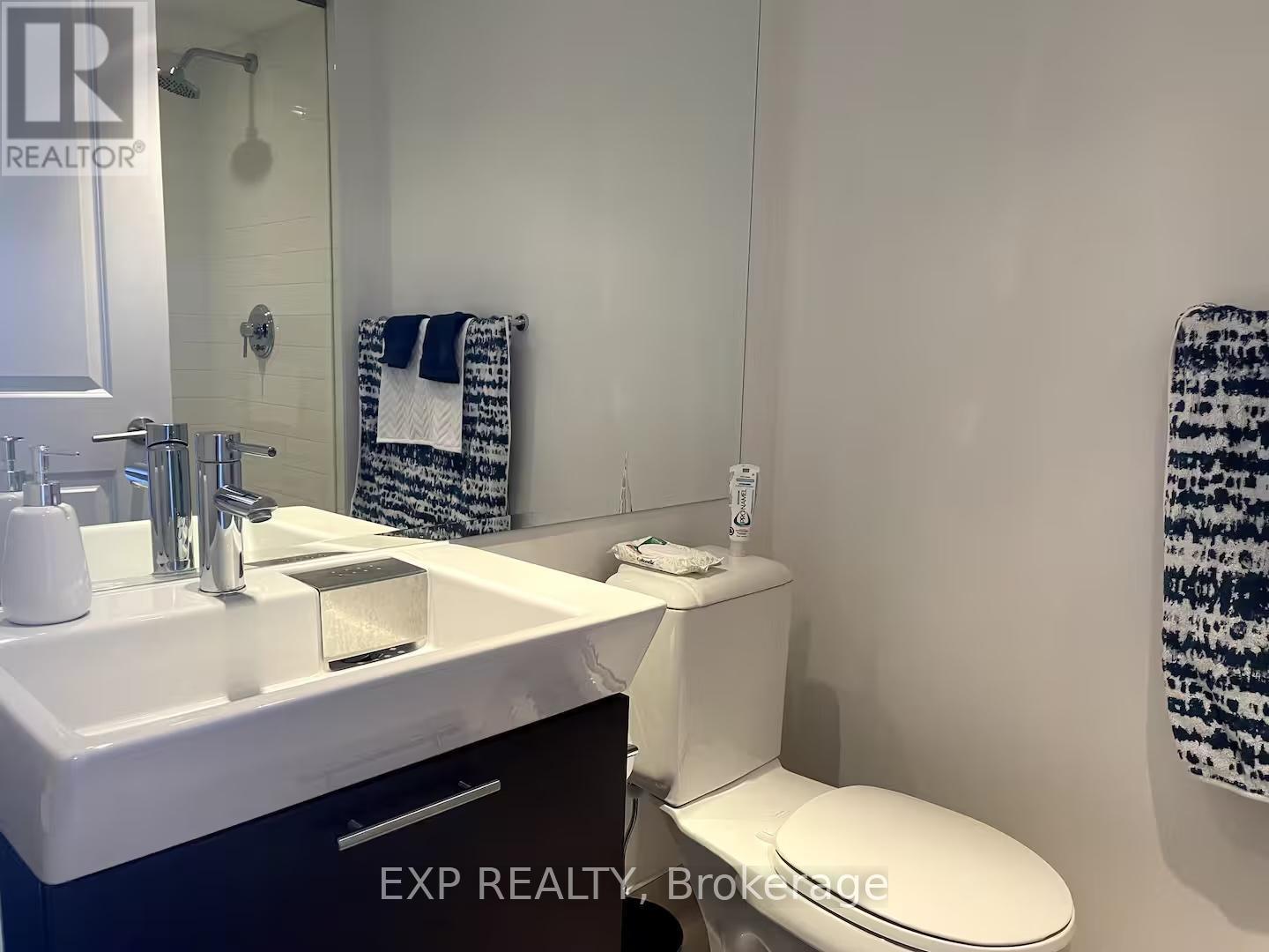 2902 - 386 Yonge Street, Toronto, ON