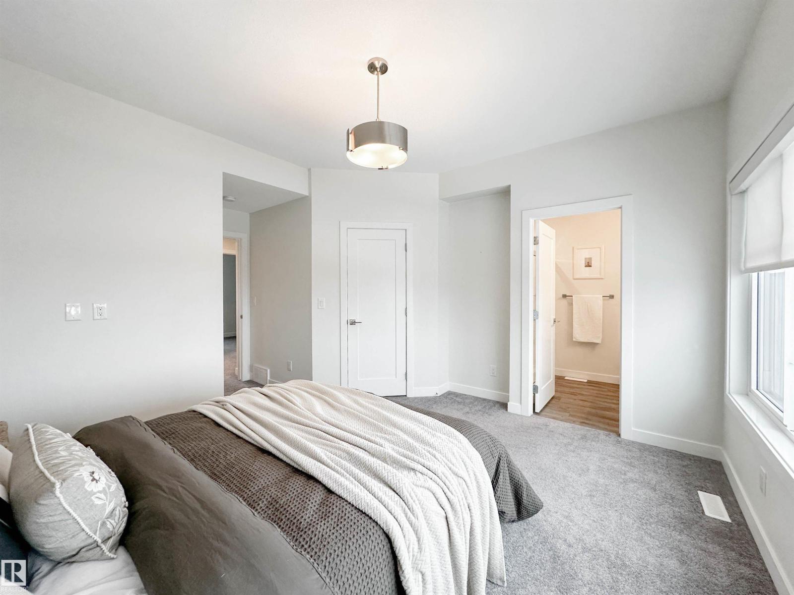 #5 130 Element Dr, St. Albert, AB - Indoor Photo Showing Bedroom