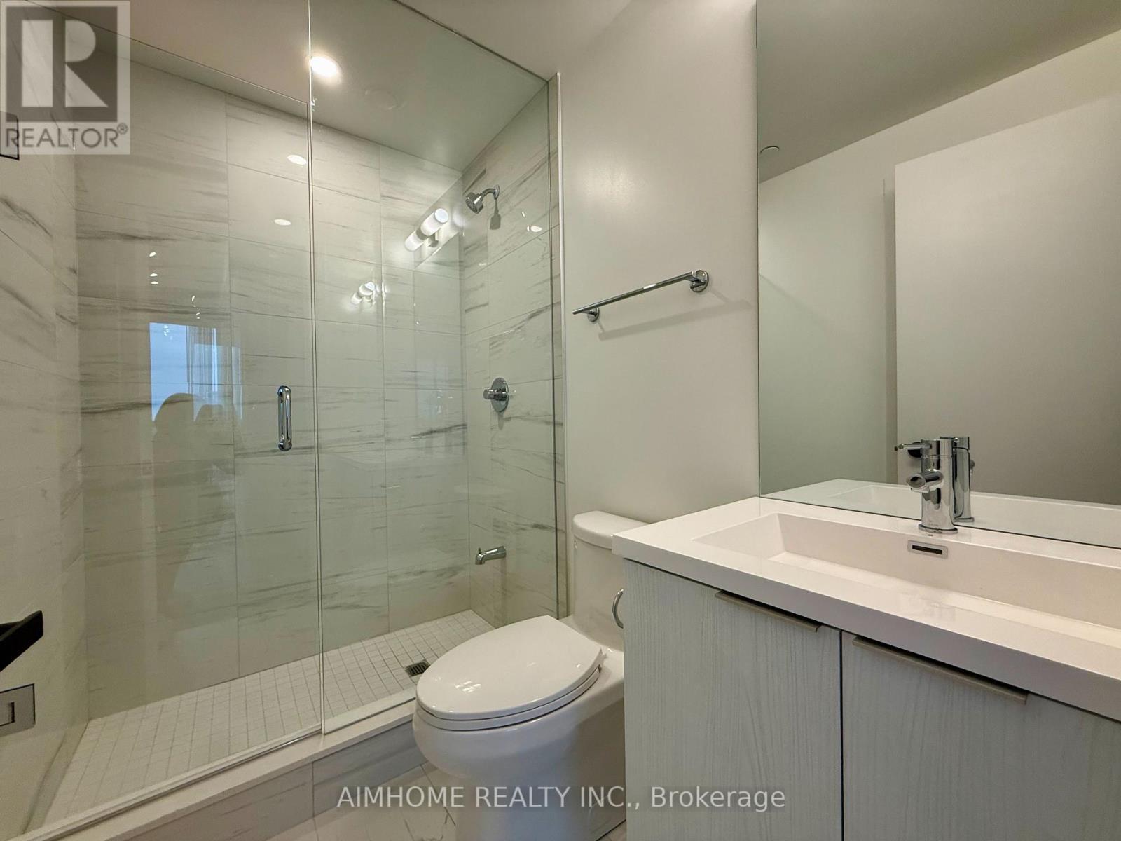 2909 - 8 Interchange Way, Vaughan, ON - Indoor Photo Showing Bathroom
