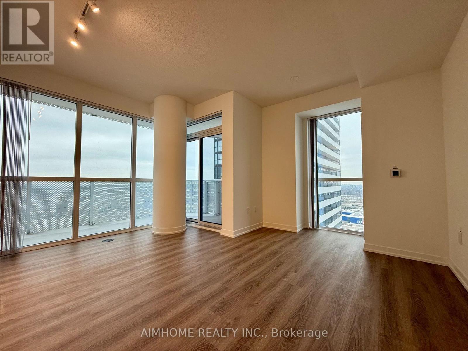 2909 - 8 Interchange Way, Vaughan, ON - Indoor Photo Showing Other Room