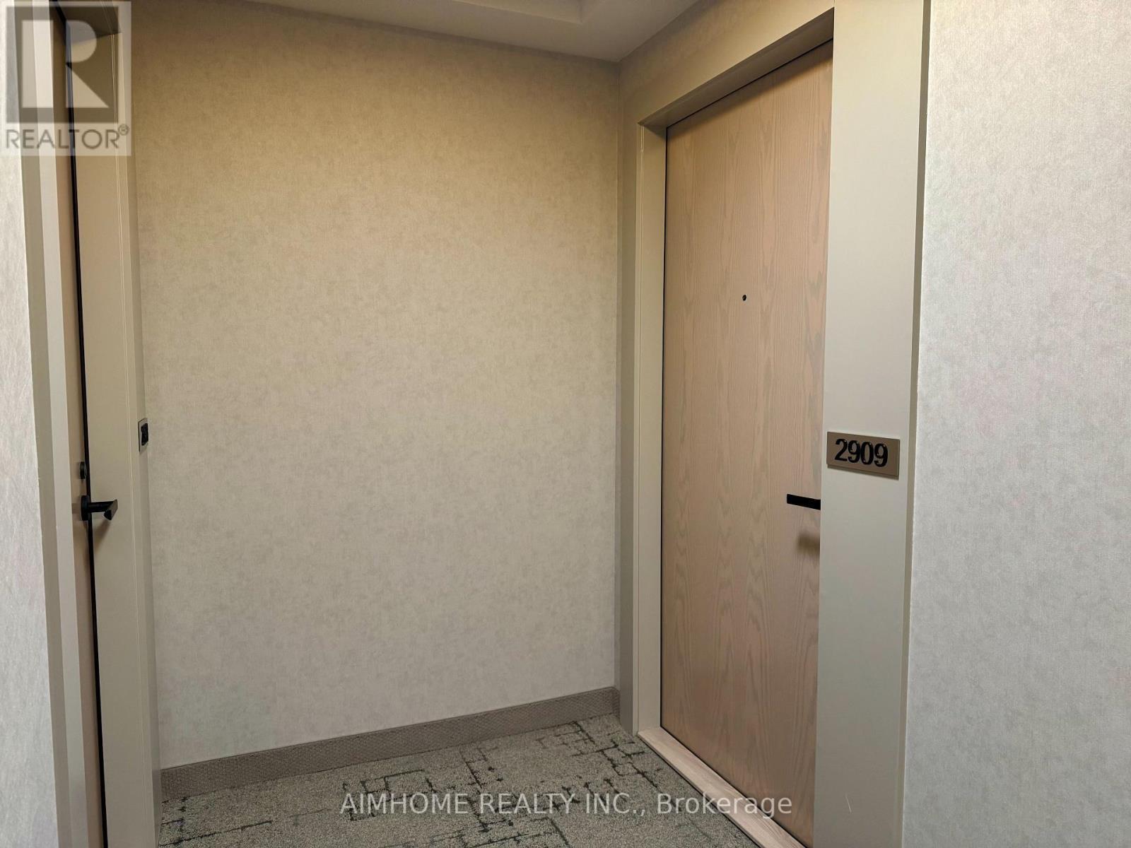 2909 - 8 Interchange Way, Vaughan, ON - Indoor Photo Showing Other Room