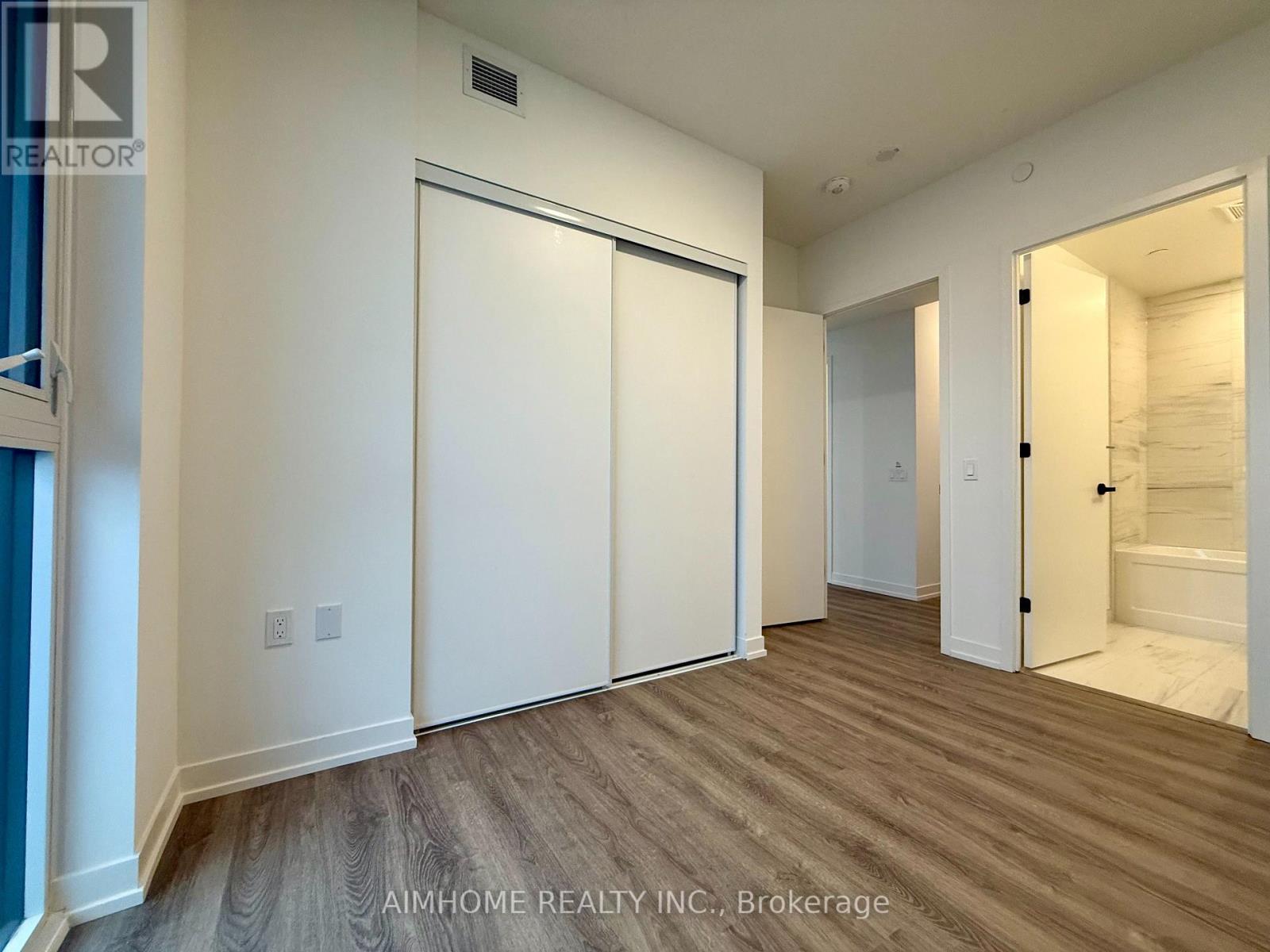 2909 - 8 Interchange Way, Vaughan, ON - Indoor Photo Showing Other Room