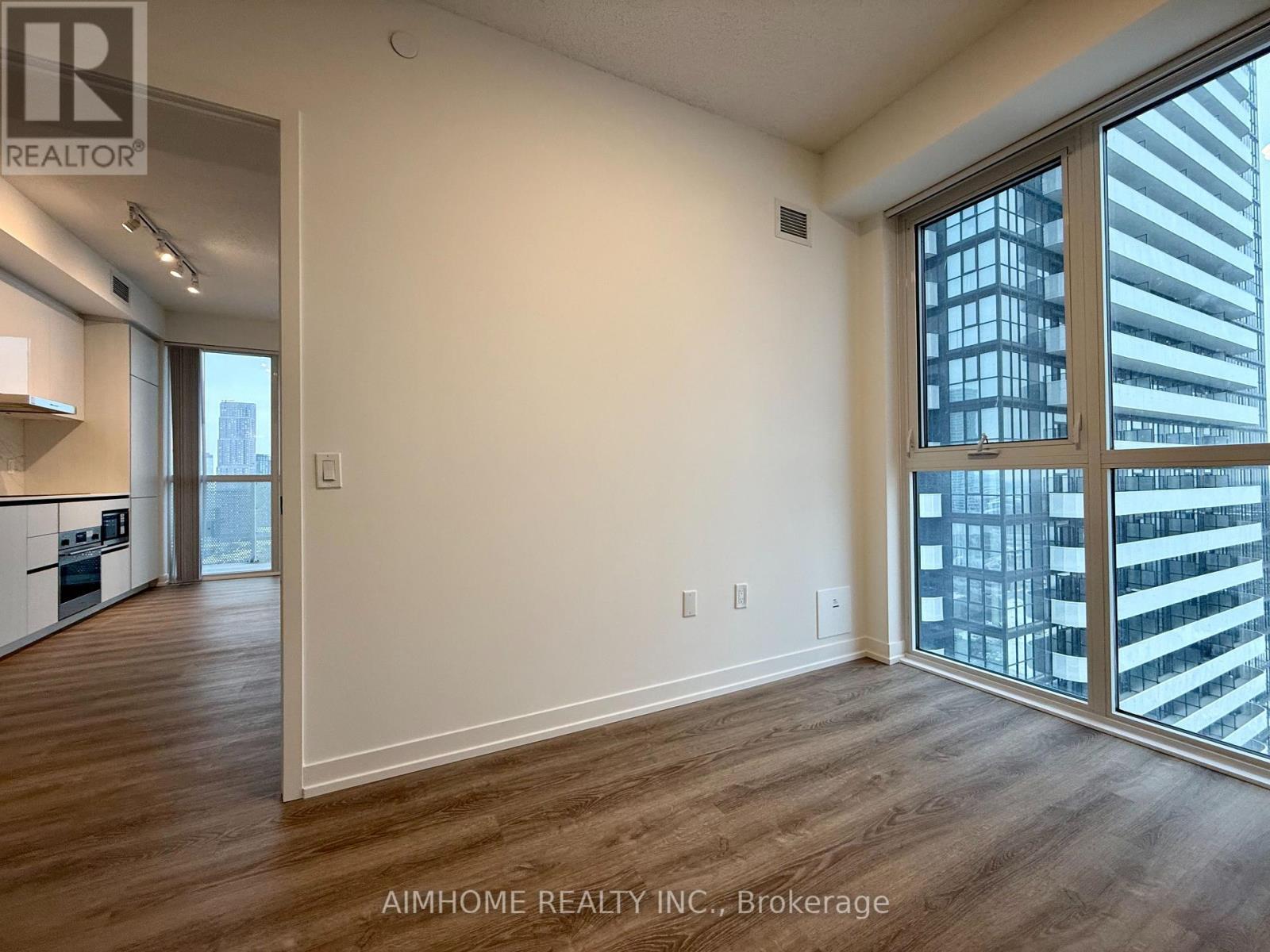 2909 - 8 Interchange Way, Vaughan, ON - Indoor Photo Showing Other Room