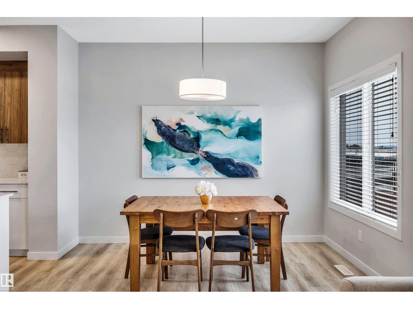 98 Kingsbury Ci, Spruce Grove, AB - Indoor Photo Showing Dining Room