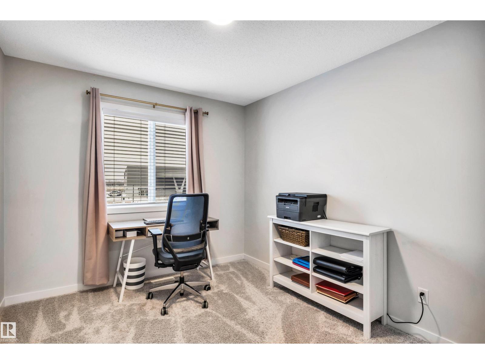 98 Kingsbury Ci, Spruce Grove, AB - Indoor Photo Showing Office