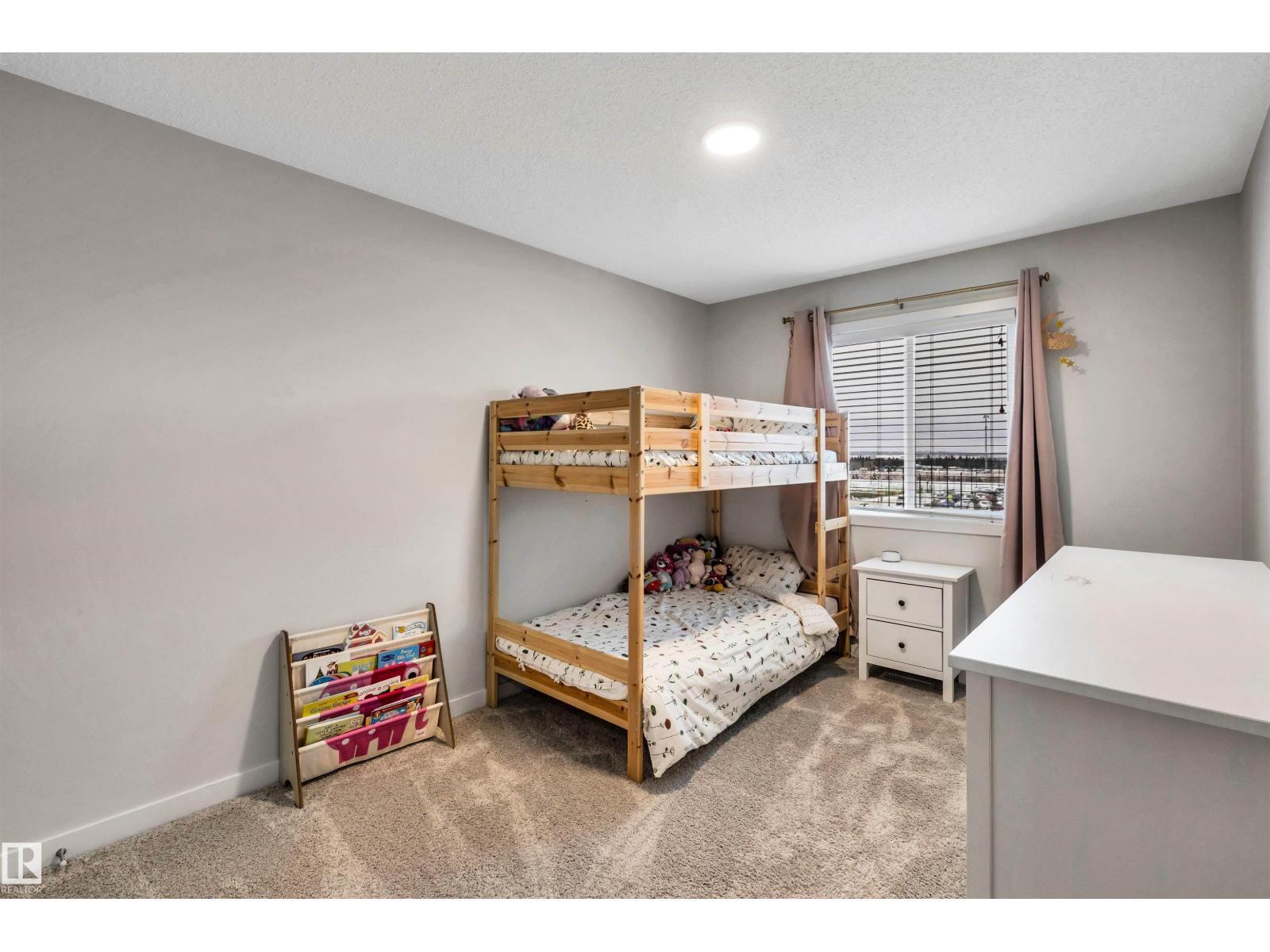 98 Kingsbury Ci, Spruce Grove, AB - Indoor Photo Showing Bedroom
