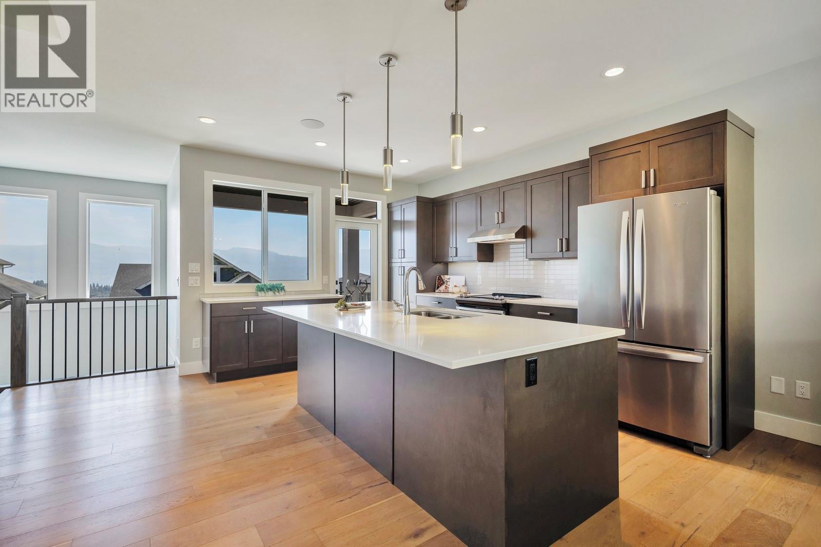 2594 Crown Crest Drive, West Kelowna, BC - Indoor Photo Showing Kitchen With Upgraded Kitchen