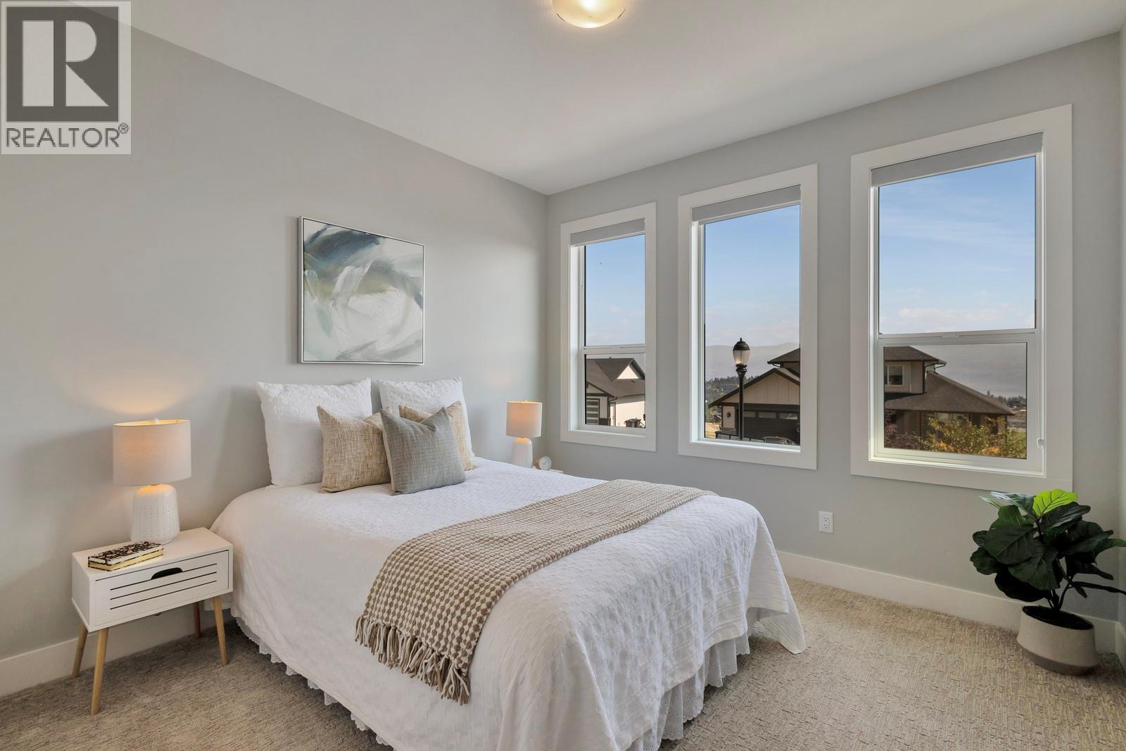 Second bedroom - 2594 Crown Crest Drive, West Kelowna, BC - Indoor Photo Showing Bedroom