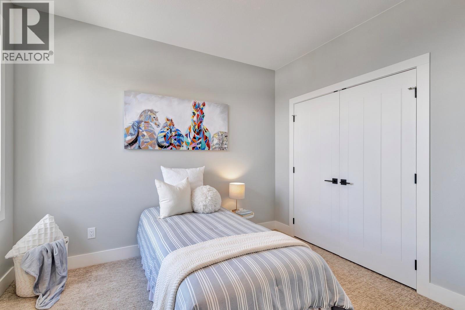 Third bedroom - 2594 Crown Crest Drive, West Kelowna, BC - Indoor Photo Showing Bedroom
