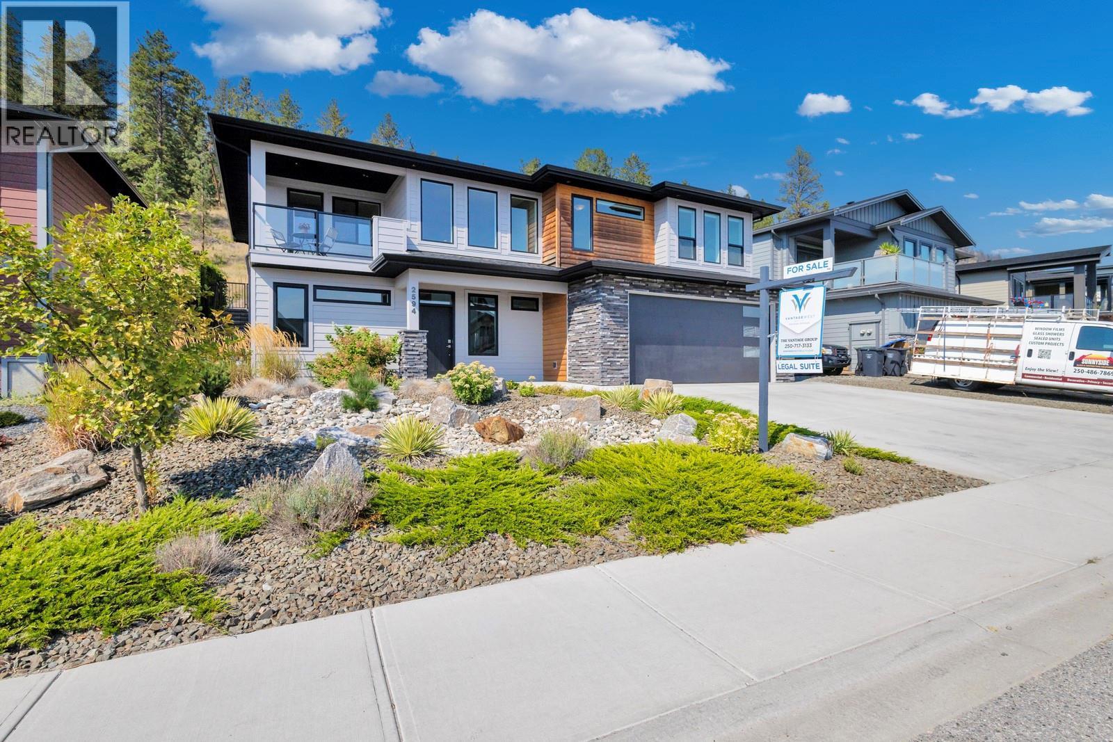 2594 Crown Crest Drive, West Kelowna, BC - Outdoor With Facade