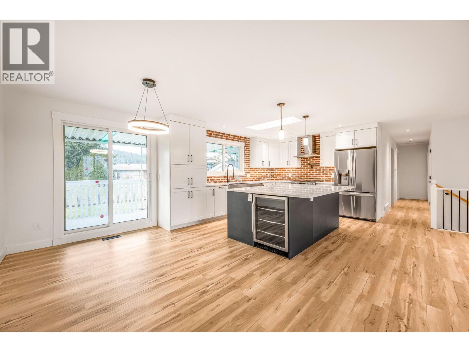 10010 Kel Win Road, Lake Country, BC - Indoor Photo Showing Kitchen With Upgraded Kitchen