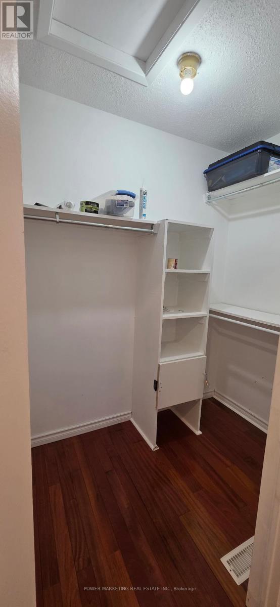 455 Valade Crescent, Ottawa, ON - Indoor With Storage