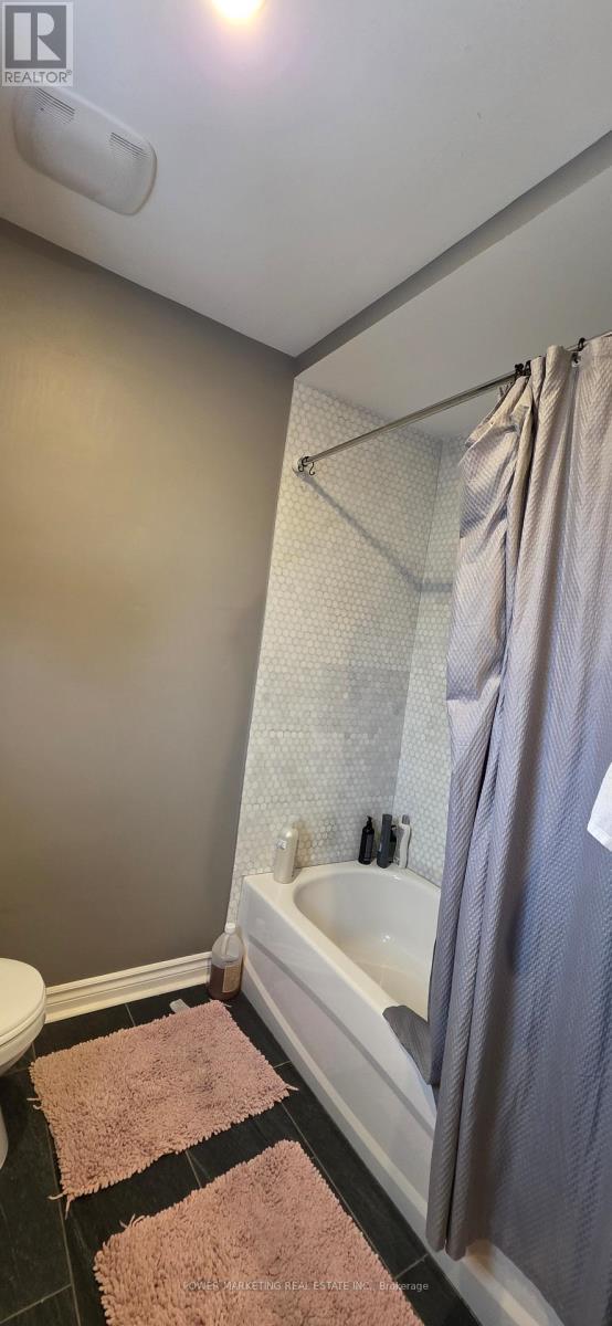 455 Valade Crescent, Ottawa, ON - Indoor Photo Showing Bathroom